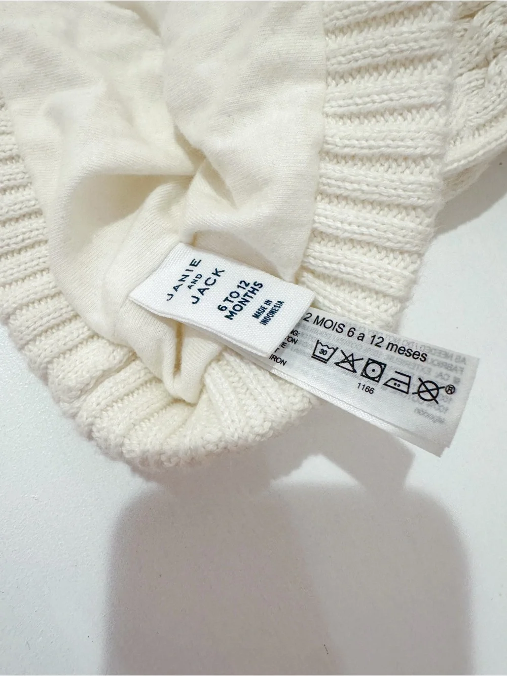 Janie and Jack Cream Cable Knit Pom-Pom Beanie hat size 6-12m like new